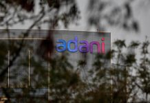 Акции индийской Adani Group выросли после сообщения о погашении кредитов
