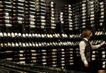 Откуда Россия в 2022 году ввозила вино. Инфографика